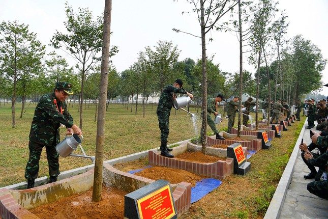 Lục quân 10 nước ASEAN thi bắn súng quân dụng tại Việt Nam - Ảnh 12.