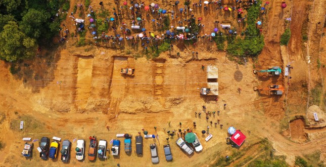 Xế độ trổ tài trèo qua ống bê tông ở giải đua ô tô địa hình Việt Nam - Ảnh 5.