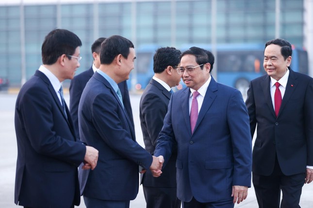 Thủ tướng Phạm Minh Chính lên đường thăm chính thức Campuchia - Ảnh 2.