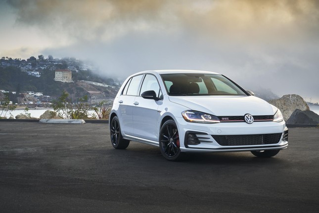 Volkswagen triệu hồi 225.000 xe vì lỗi hệ thống đo áp suất lốp - Ảnh 1.