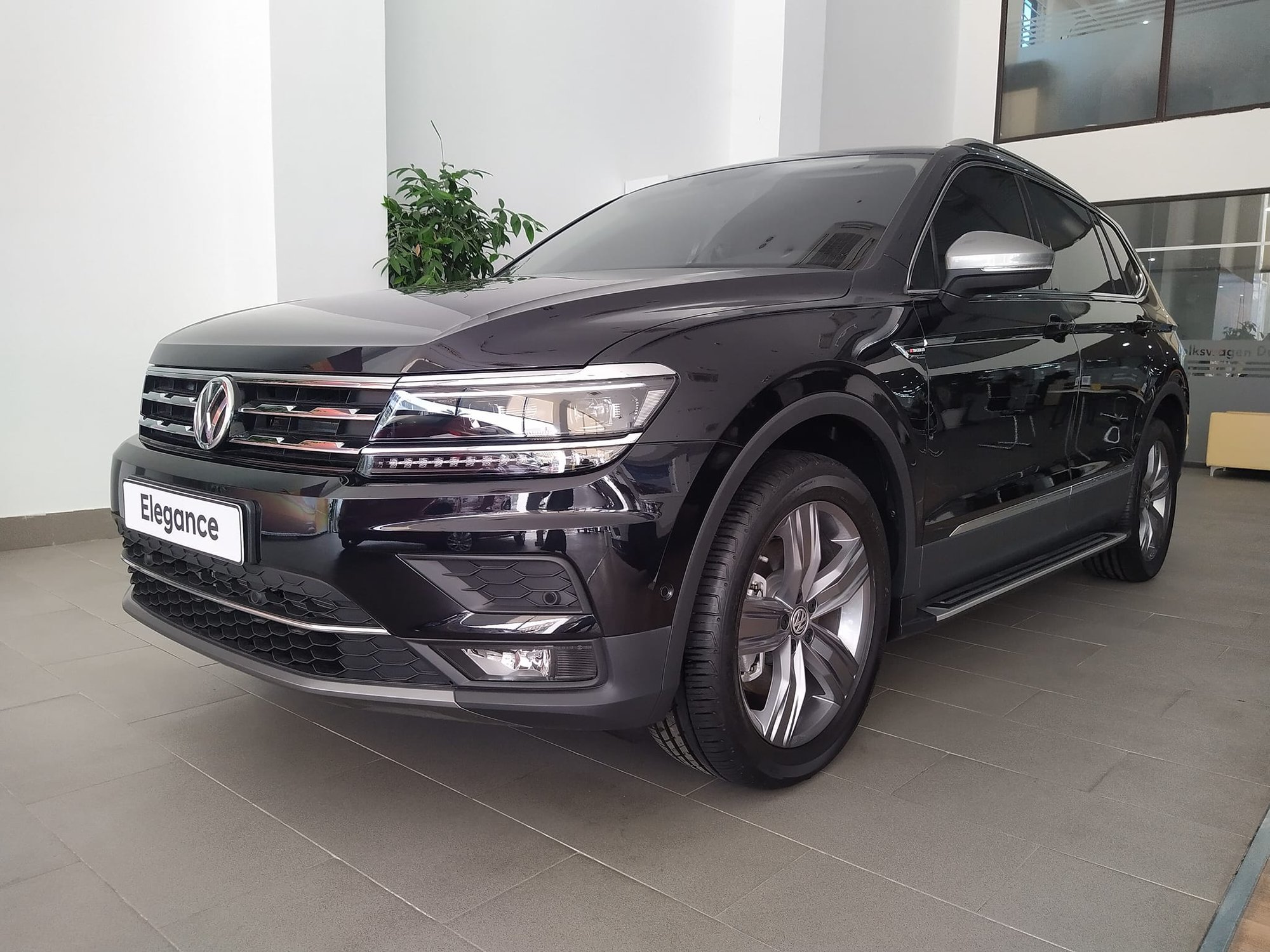 Đại lý xả kho VW Tiguan và Polo 2020: Giảm cao nhất 249 triệu, cơ hội bắt đáy cho người mê xe Đức - Ảnh 1.