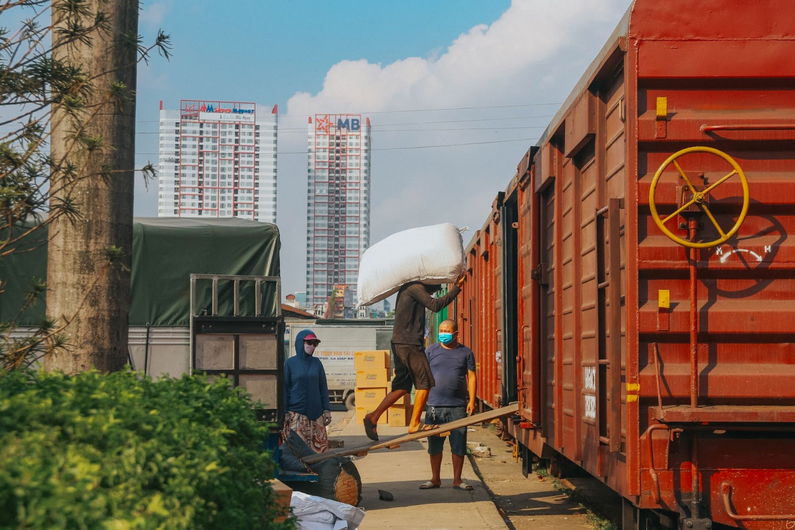 Quận đông dân nhất Hà Nội lột xác, tăng thu ngân sách hơn 60 lần sau 19 năm thành lập - Ảnh 6.