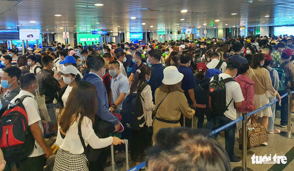 Tăng slot khai thác tại Tân Sơn Nhất, tăng chuyến bay để cung ứng thêm vé dịp Tết - Ảnh 1.