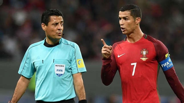 Truyền thông Hàn Quốc cảnh báo đội nhà: Trọng tài sẽ thiên vị Ronaldo! - Ảnh 1.