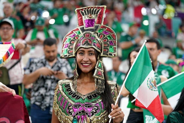 Vẻ đẹp tuyệt mỹ của các CĐV nữ Mexico tại World Cup 2022 - Ảnh 14.