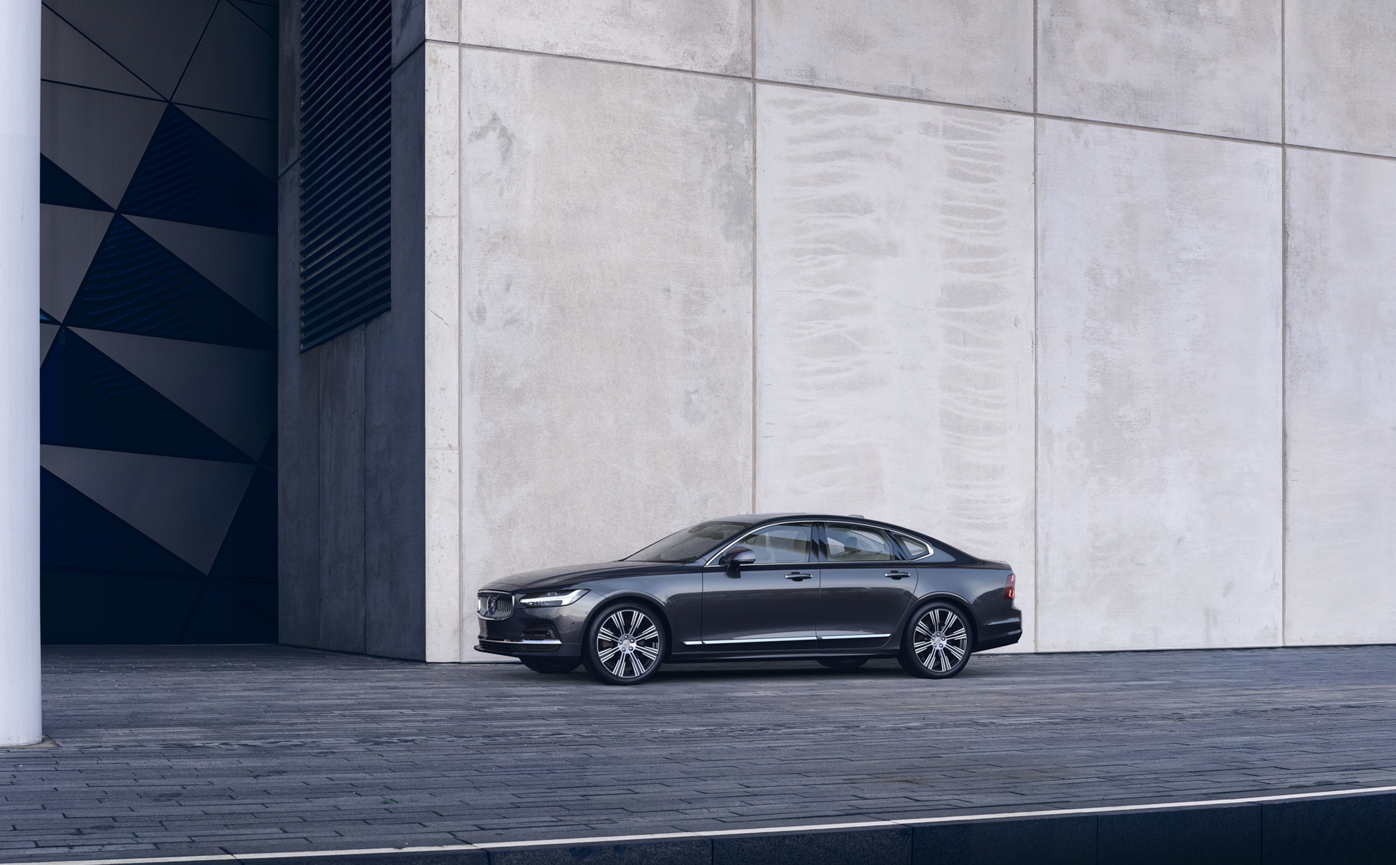 Những ưu ái trên hàng ghế sau của xe tiền tỷ Volvo S90 - Ảnh 2.