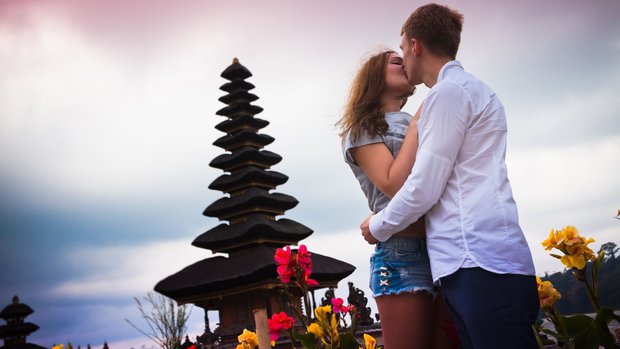 Indonesia ra luật mới về quan hệ ngoài hôn nhân, du khách cũng phải biết để tránh rắc rối - Ảnh 2.