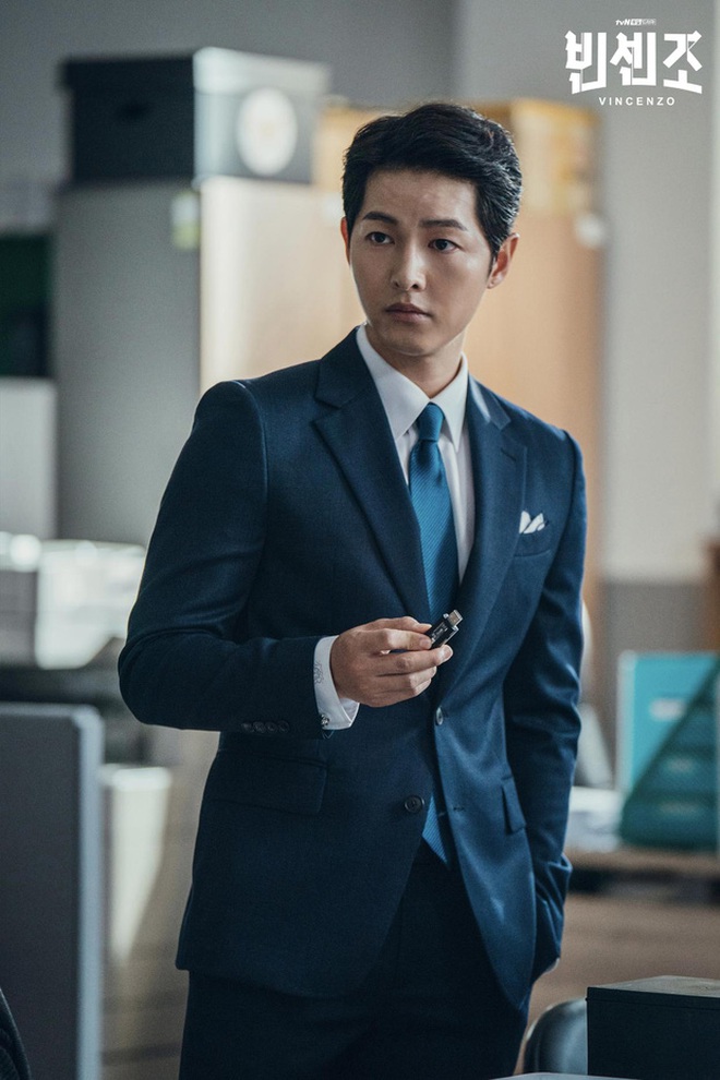 Song Joong Ki gây sốt khi dự đám cưới bạn ở Bali: Đã soái còn hack tuổi đỉnh cao, khách mời hé lộ ấn tượng ngoài đời - Ảnh 5.