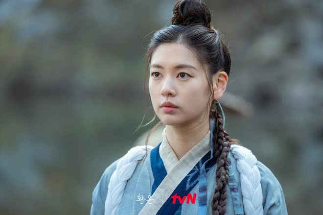 9 nữ chính nổi bật nhất phim Hàn 2022: Kim Hye Soo ẵm 2 vai xuất sắc, Suzy - Yoona thăng hạng sự nghiệp - Ảnh 9.