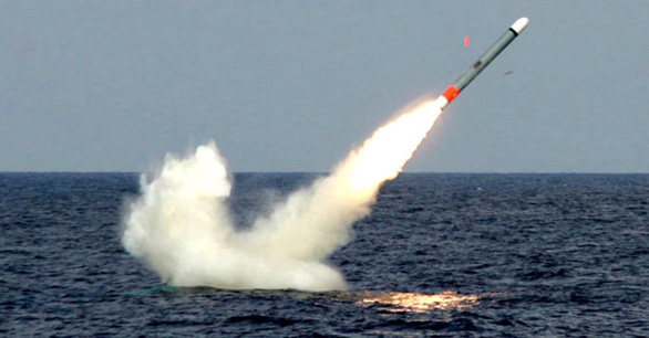 Nhật sắp mua hàng trăm tên lửa Tomahawk của Mỹ - Ảnh 1.