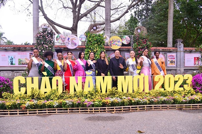 Gần 100.000 lượt người dự lễ hội hoa Mê Linh 2022 - Ảnh 4. Gần 100.000 lượt người dự lễ hội hoa Mê Linh 2022 - Ảnh 4.