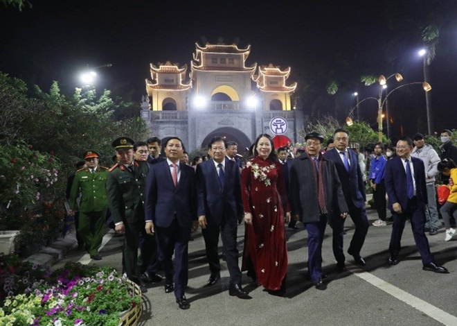 Gần 100.000 lượt người dự lễ hội hoa Mê Linh 2022 - Ảnh 3. Gần 100.000 lượt người dự lễ hội hoa Mê Linh 2022 - Ảnh 3.