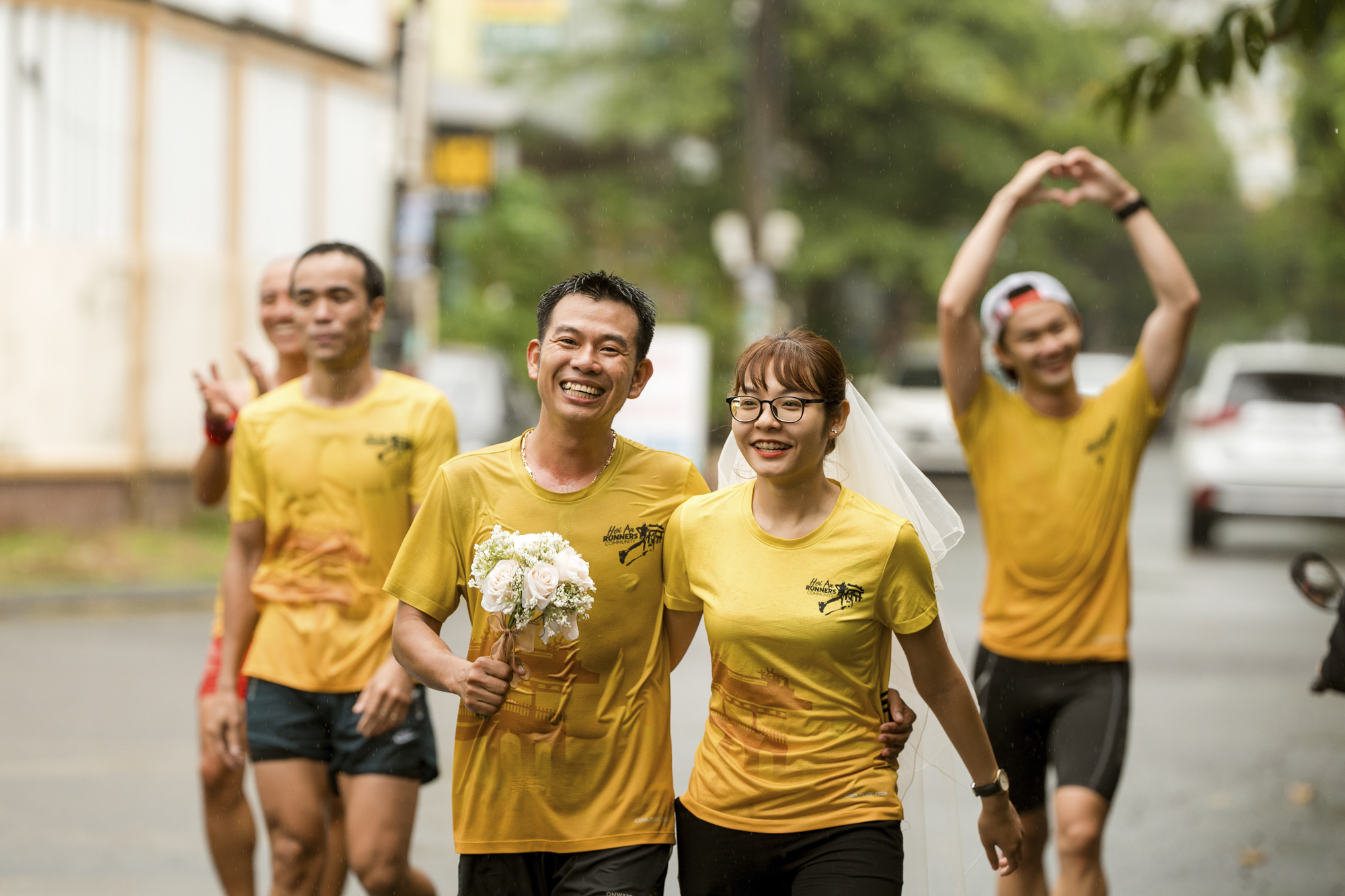 Chàng trai Hội An đội mưa chạy 30 km cầu hôn bạn gái - Ảnh 7.