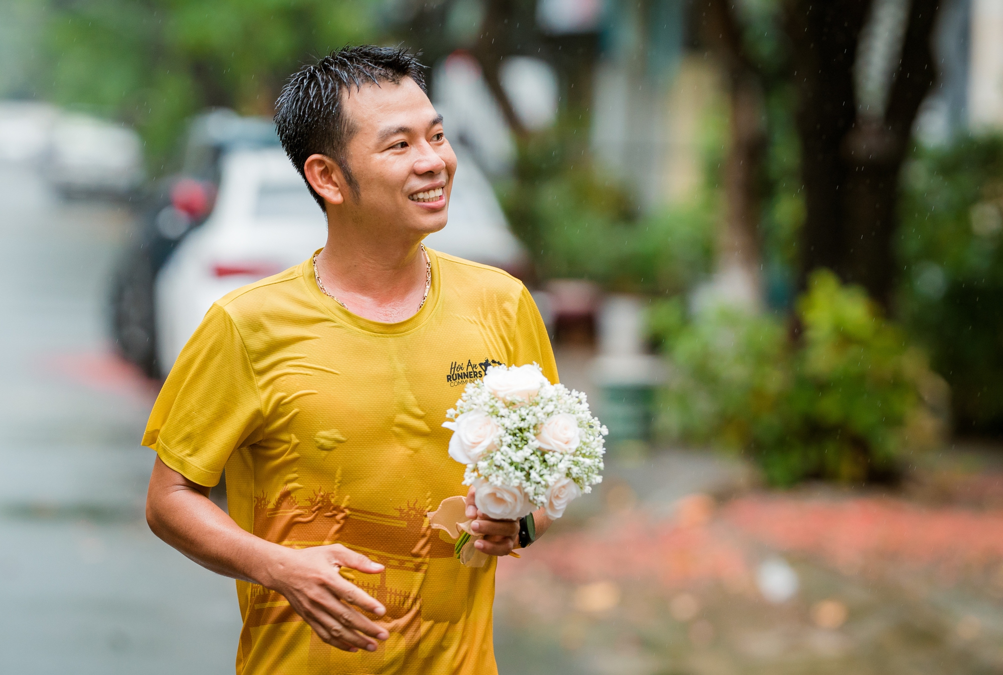 Chàng trai Hội An đội mưa chạy 30 km cầu hôn bạn gái - Ảnh 3.