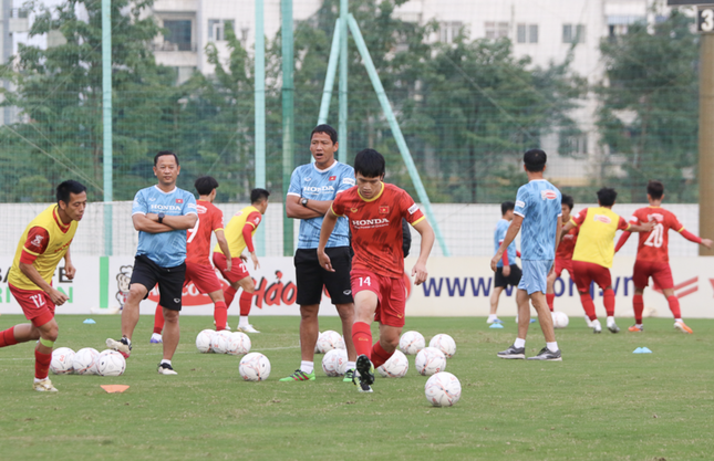 HLV Park Hang-seo chốt danh sách đội tuyển Việt Nam dự AFF Cup 2022 - Ảnh 2.
