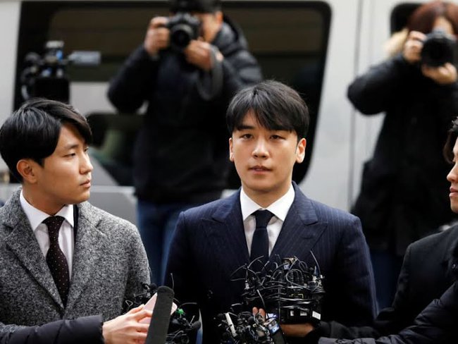 Fan phản ứng khi Seungri Big Bang ra tù trước thời hạn: Tôi không muốn lại thấy mặt anh ta đâu - Ảnh 1. Fan phản ứng khi Seungri Big Bang ra tù trước thời hạn: Tôi không muốn lại thấy mặt anh ta đâu - Ảnh 1.