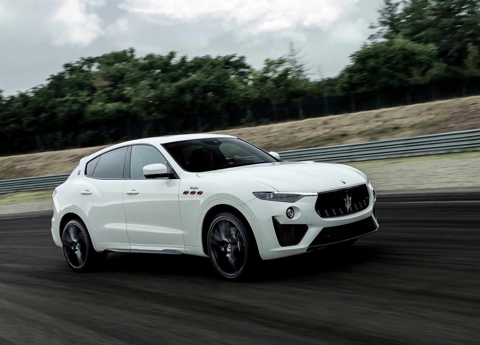 Dàn xe sang đáng chú ý trong vòng cuối Car Choice Awards 2022 - Ảnh 5. Dàn xe sang đáng chú ý trong vòng cuối Car Choice Awards 2022 - Ảnh 5.