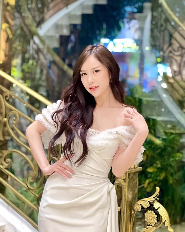 Con gái NSND Trần Nhượng: Học vấn khủng, đoạt 4 giải thưởng cùng lúc khi thi Hoa hậu - Ảnh 1.