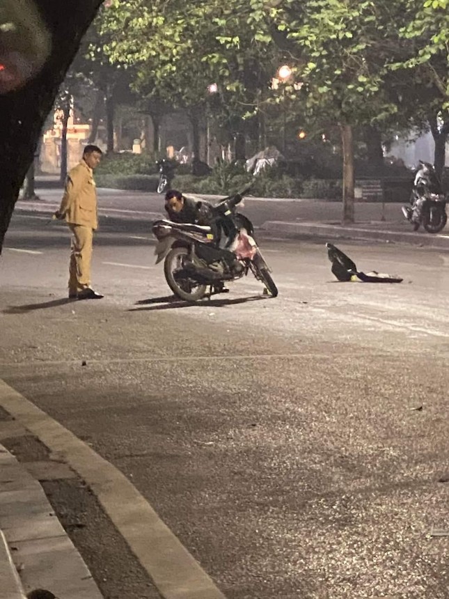 Thêm tài xế ô tô say xỉn tông 4 người bị thương ở Hà Nội - Ảnh 2.
