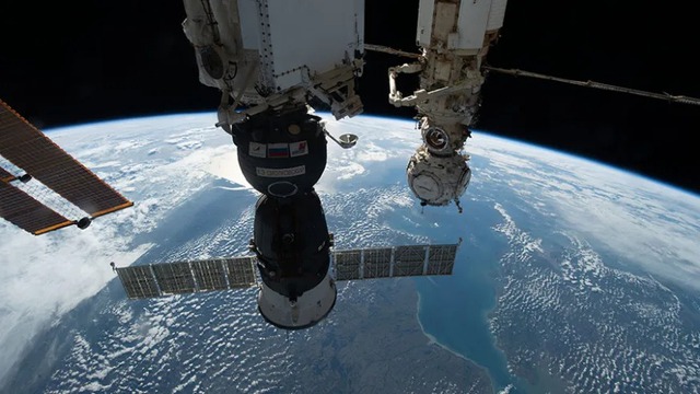 Tàu vũ trụ trên trạm ISS bị rò rỉ chất lỏng nghiêm trọng - Ảnh 2.