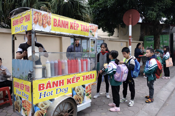 Nhà nguyên bí thư huyện xài chùa điện gần chục năm sao chỉ phạt hành chính? - Ảnh 1.