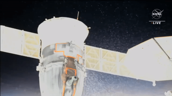 Tàu vũ trụ trên trạm ISS bị rò rỉ chất lỏng nghiêm trọng - Ảnh 1.