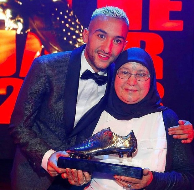 Phía sau hành trình đẹp như cổ tích của các cầu thủ Morocco tại World Cup là mẹ, là gia đình! - Ảnh 14.