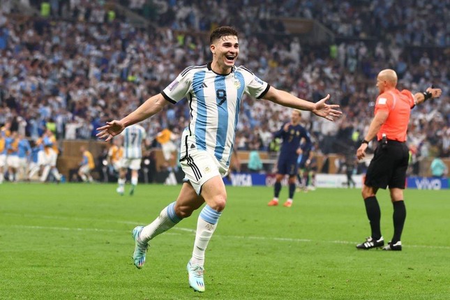 Đội hình tiêu biểu World Cup 2022: Argentina áp đảo - Ảnh 11.