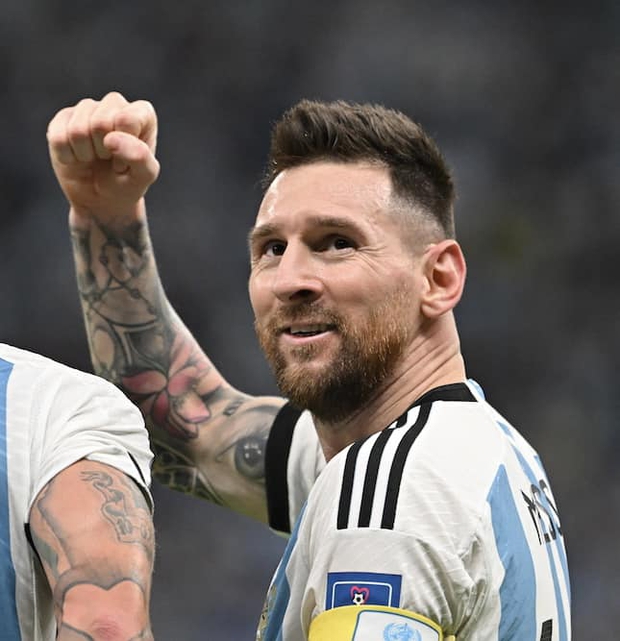 2 cặp sao Vbiz vỡ oà khi xem trực tiếp Argentina vô địch tại sân, Mỹ Tâm - Phan Mạnh Quỳnh: Messi vĩ đại mãi đỉnh! - Ảnh 10.