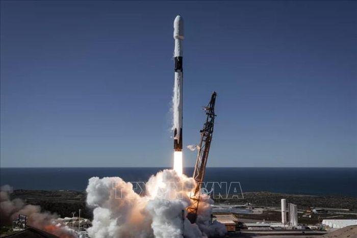 Mỹ phê duyệt kế hoạch triển khai 7.500 vệ tinh của SpaceX - Ảnh 1.
