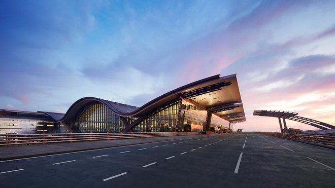 Sân bay đẳng cấp bậc nhất thế giới tại Qatar: Mang kiến trúc tương lai với không gian sang trọng gây choáng ngợp - Ảnh 1.