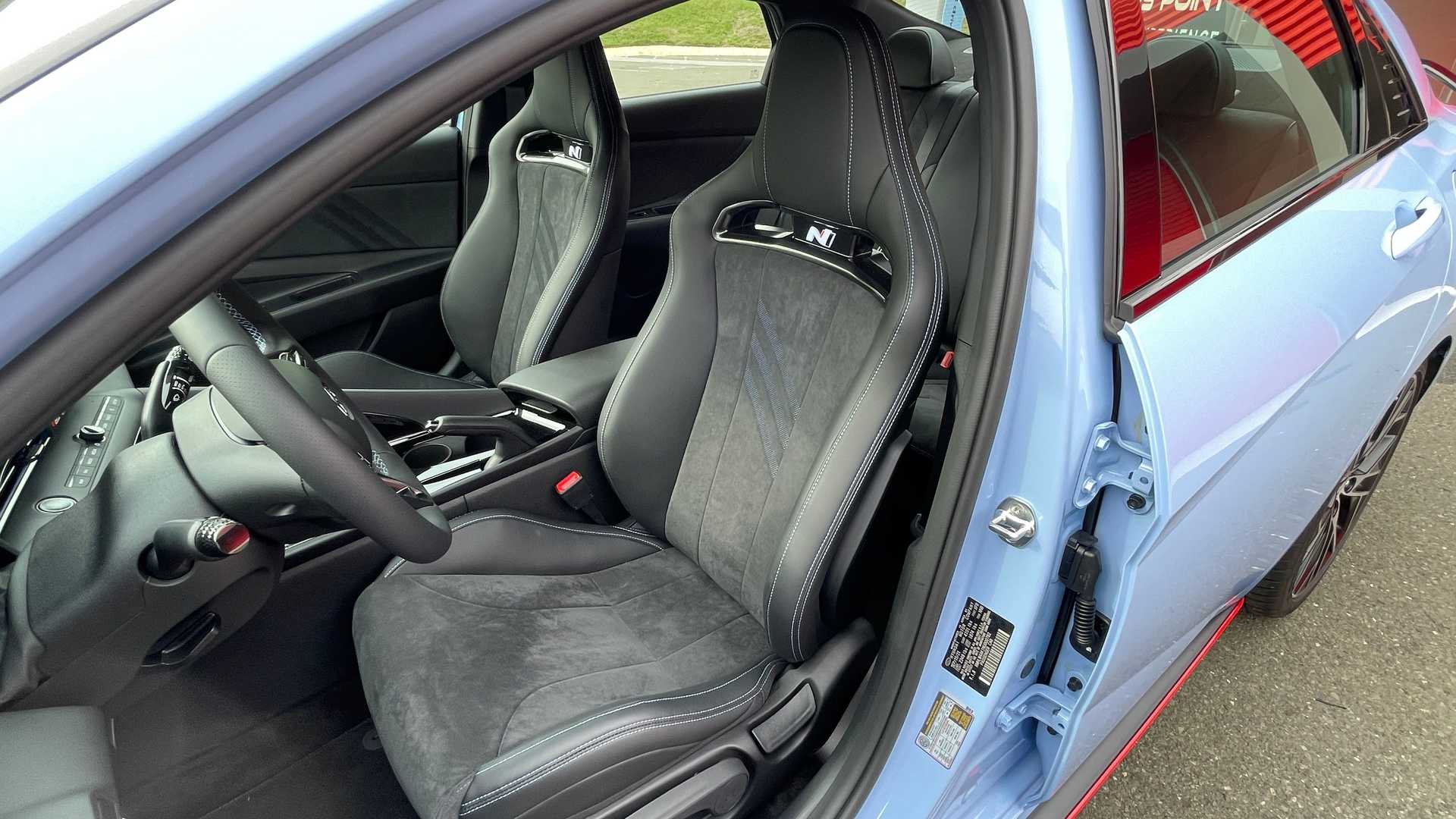 Hyundai Elantra N đi đăng kiểm, về Việt Nam với giá 1,5 tỷ đồng đấu Honda Civic Type R? - Ảnh 11. Hyundai Elantra N đi đăng kiểm, về Việt Nam với giá 1,5 tỷ đồng đấu Honda Civic Type R? - Ảnh 11.