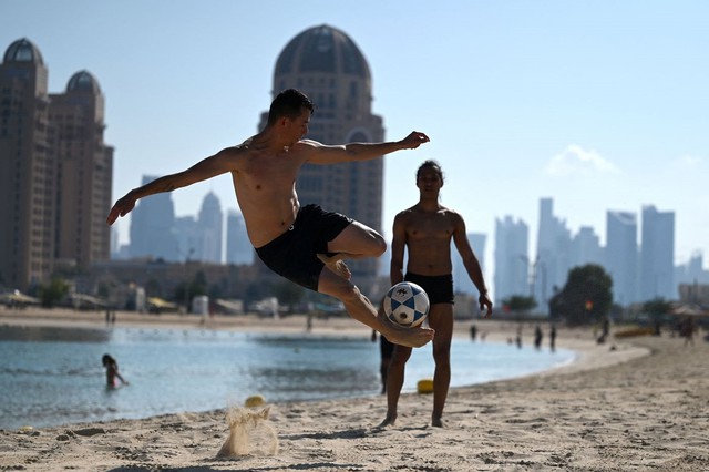  Kỳ World Cup đắt đỏ nhất lịch sử kết thúc, Qatar sẽ làm gì với những công trình 300 tỷ đô sau khi hàng trăm nghìn người hâm mộ ra về?  - Ảnh 3.