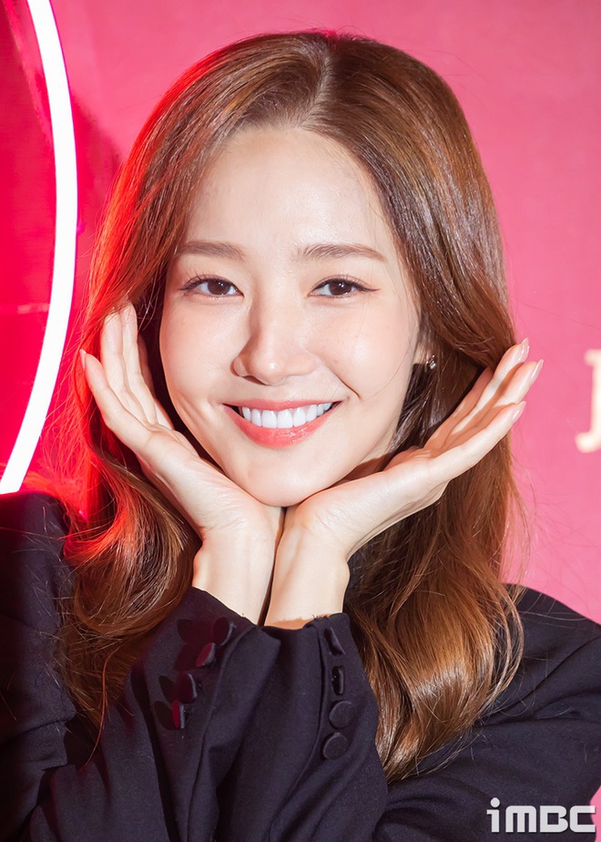 Nhan sắc hô biến diệu kỳ của Park Min Young: Đổi đời nhờ dao kéo nhưng bỗng biến chứng, chỉ 2 tháng sau lấy lại phong độ - Ảnh 14.