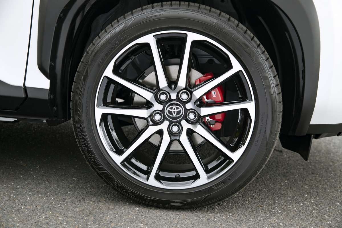 Toyota Yaris Cross GR Sport 2023 ra mắt tại thị trường Úc - Ảnh 4.