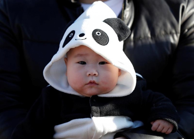 Số trẻ em sinh ra tại Nhật Bản giảm xuống mức thấp kỷ lục - Ảnh 1.