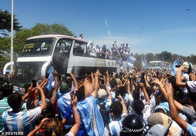 2 người thương vong khi ăn mừng World Cup 2022 ở Argentina - Ảnh 2.