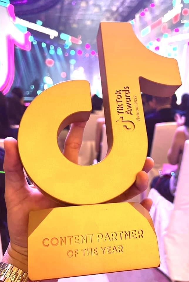 MCV Network đoạt giải Content Partner of the Year tại TikTok Awards Vietnam 2022 - Ảnh 3.