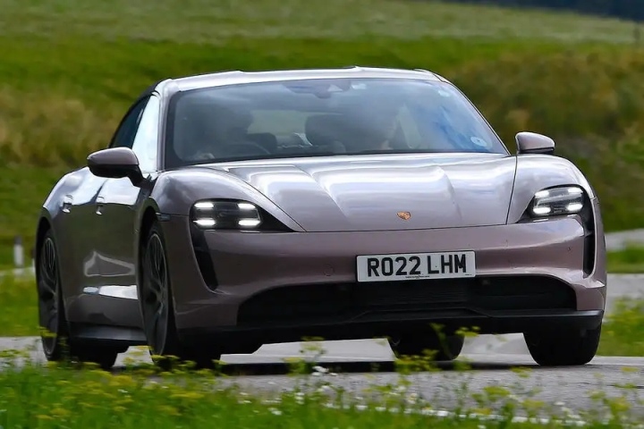 Xe điện thể thao nào tốt nhất 2022? - Ảnh 1.