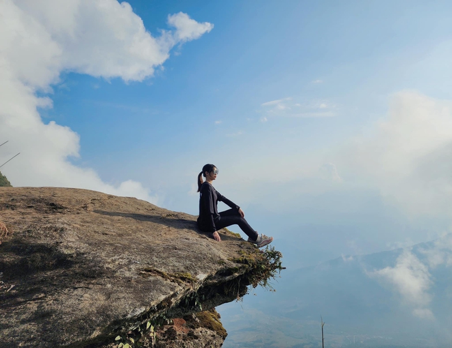 Kết thúc năm cũ, người người đổ xô đi trekking tại những cột mốc hùng vĩ từ miền Bắc đến miền Trung - Ảnh 14.