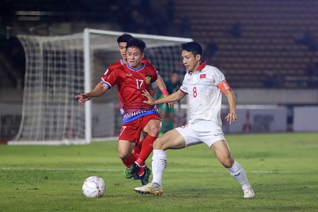 Đỗ Hùng Dũng được ban tổ chức AFF Cup 2022 vinh danh - Ảnh 1.