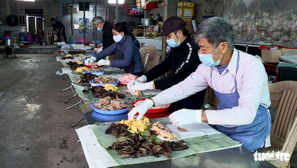 Về Vũ Đông thưởng thức những loại giò chả ‘độc nhất vô nhị’ - Ảnh 2.