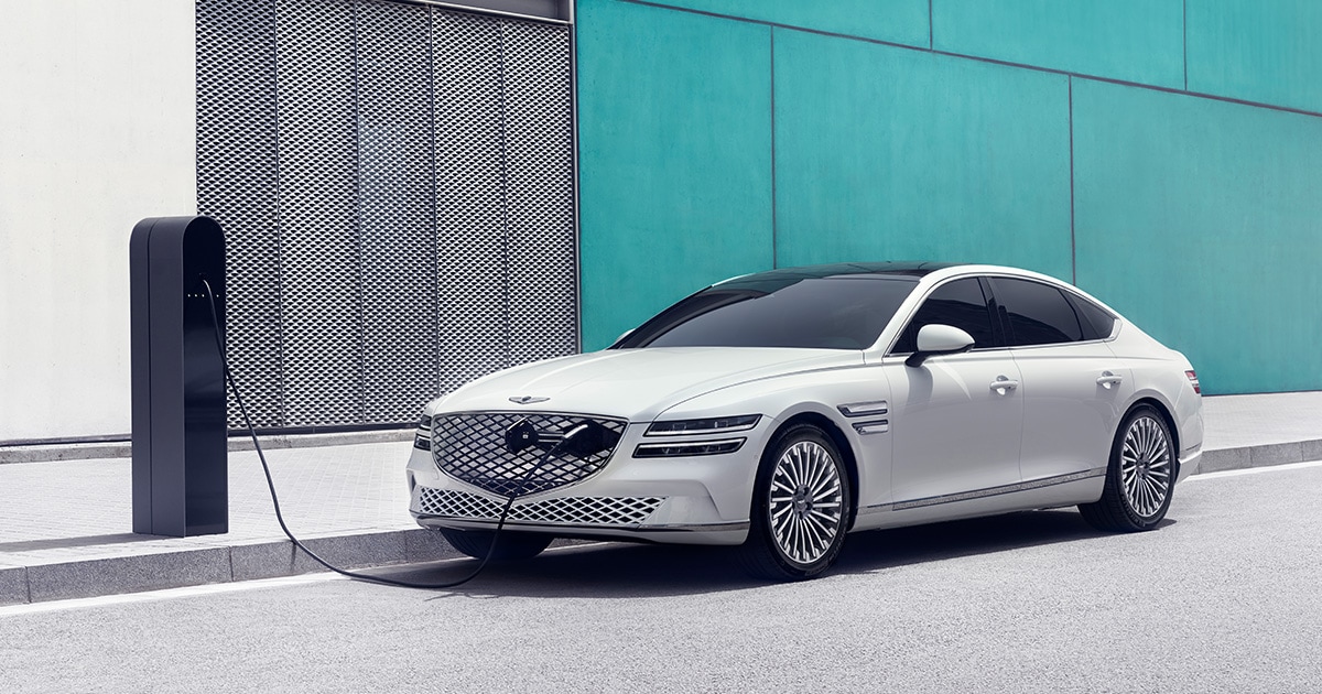 Genesis G80 EV vừa về Việt Nam được thử nghiệm khắc nghiệt: Xe vỡ nát nhưng người an toàn - Ảnh 2.