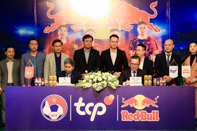 Các đội tuyển quốc gia Việt Nam ra mắt nhà tài trợ hàng đầu - Ảnh 1.