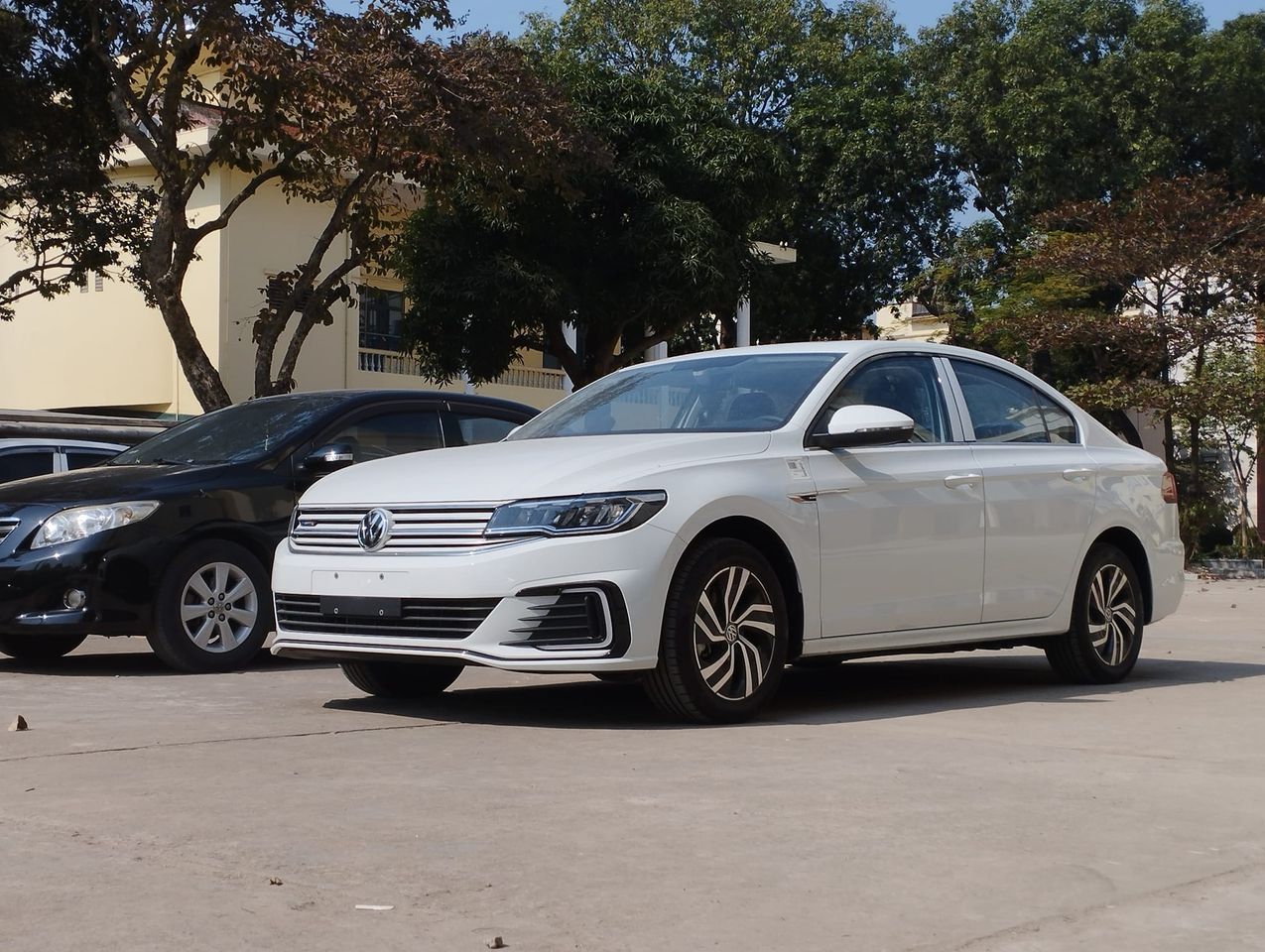 Volkswagen Bora EV lần đầu xuất hiện ở Việt Nam: Xe điện ngang cỡ Civic, mục đích sử dụng gây tò mò - Ảnh 1.