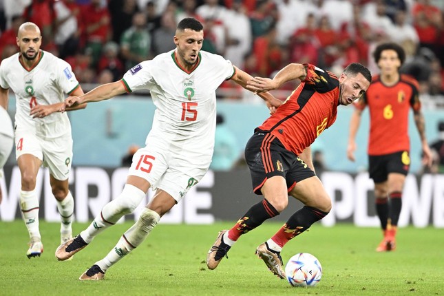 Tiền đạo tuyển Morocco xuất hiện trong trận thắng Bỉ bị CLB Bỉ hạ cấp khi trở về - Ảnh 1.