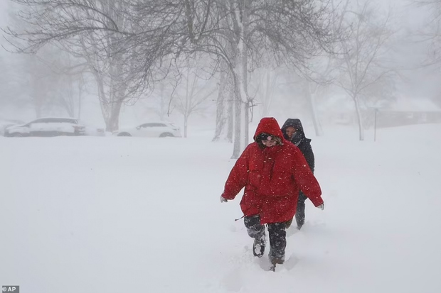 Hình ảnh bão tuyết kinh hoàng ở Mỹ làm hàng chục người thiệt mạng - Ảnh 9.