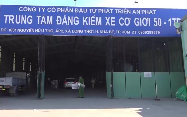 Loạt giấy kiểm định an toàn ô tô bị cấp sai quy định: Cục đăng kiểm nói gì? - Ảnh 1.