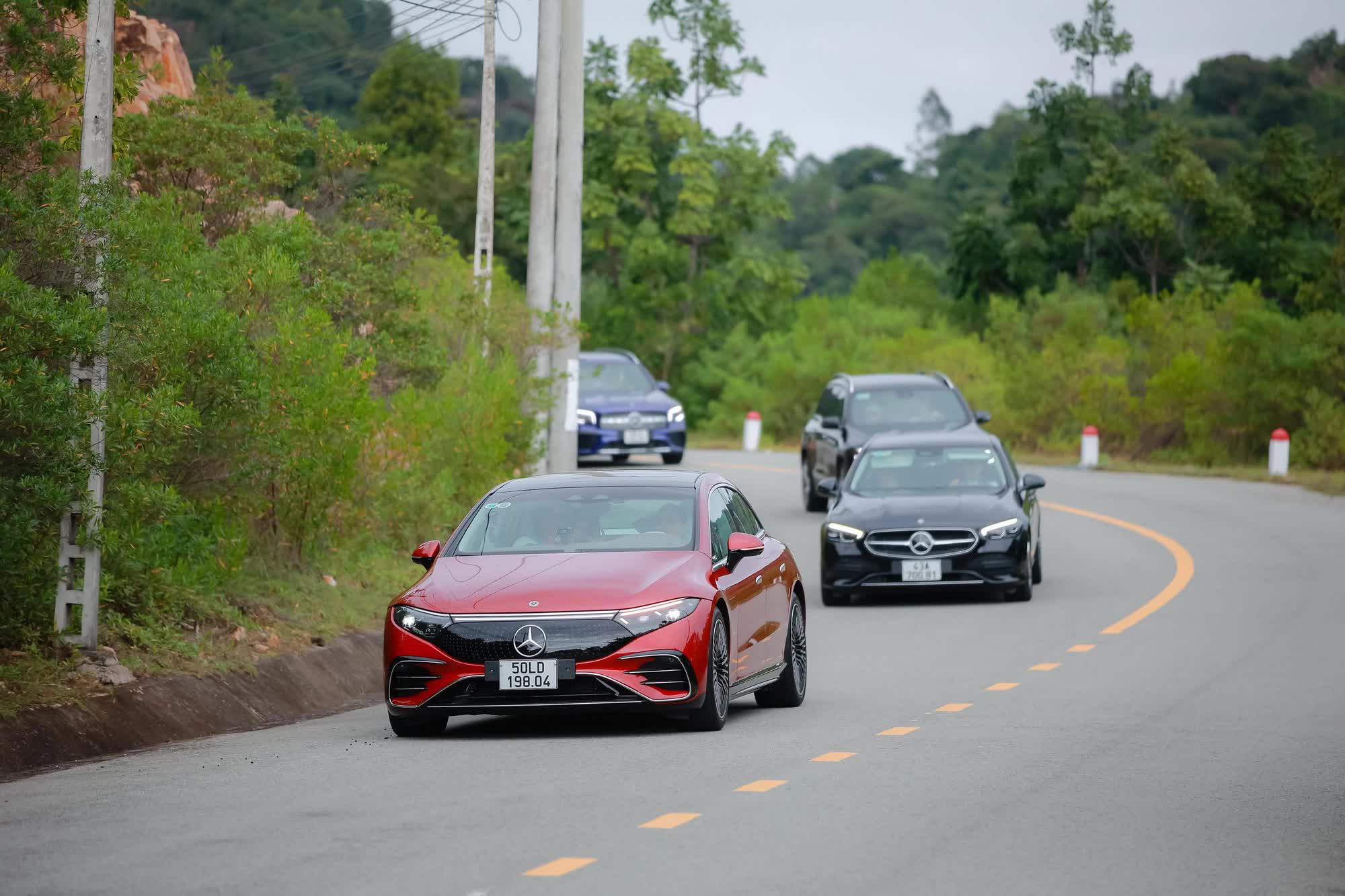 Trải nghiệm nhanh Mercedes-Benz EQS: Ngồi sau chưa sướng nhưng lái ấn tượng - Ảnh 11.