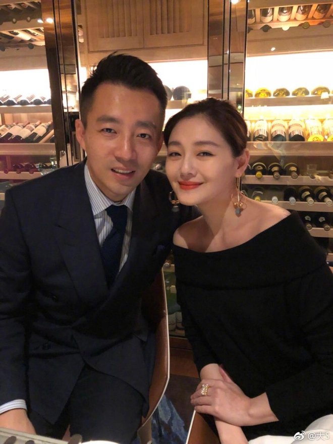 Sao Hàn hẹn hò người nước ngoài: Song Joong Ki lên hương, vợ chồng Từ Hy Viên thị phi chưa sốc bằng mỹ nhân vô danh đổi đời - Ảnh 7.
